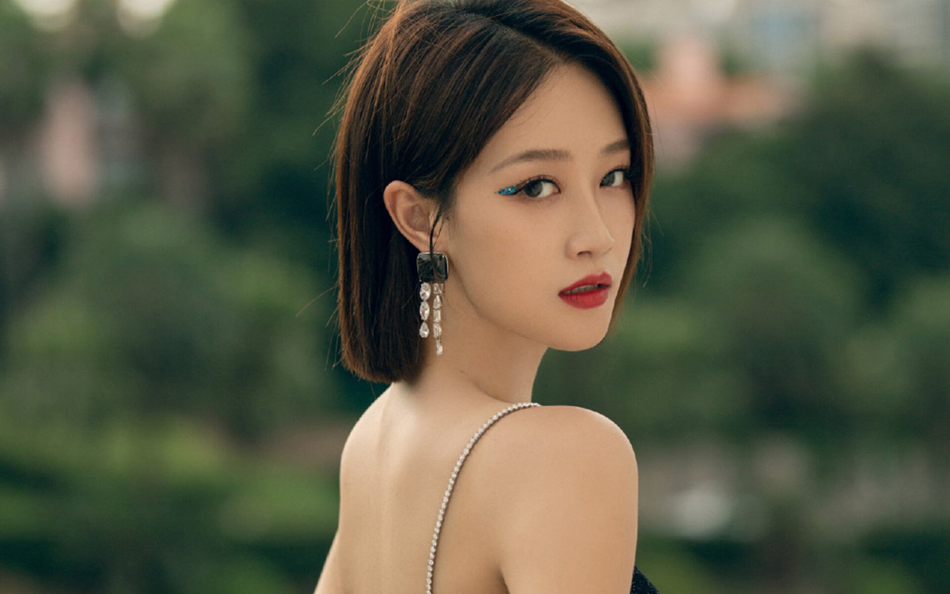 FB体育登录入口-“无限可能”的未来：AI裁判、虚拟球队、增强现实引发热议