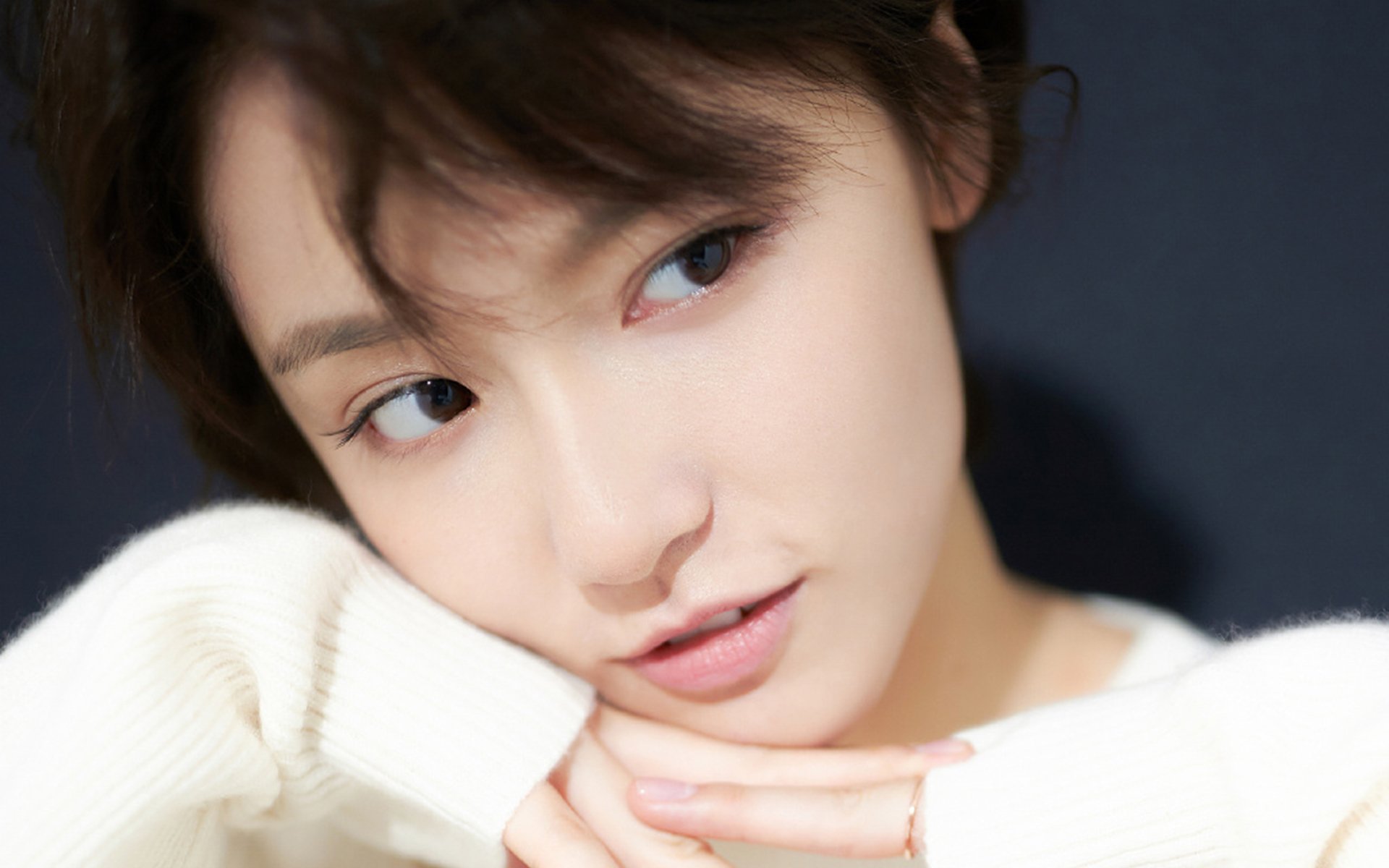 德甲赛场出现新颖战术布局，德甲球赛