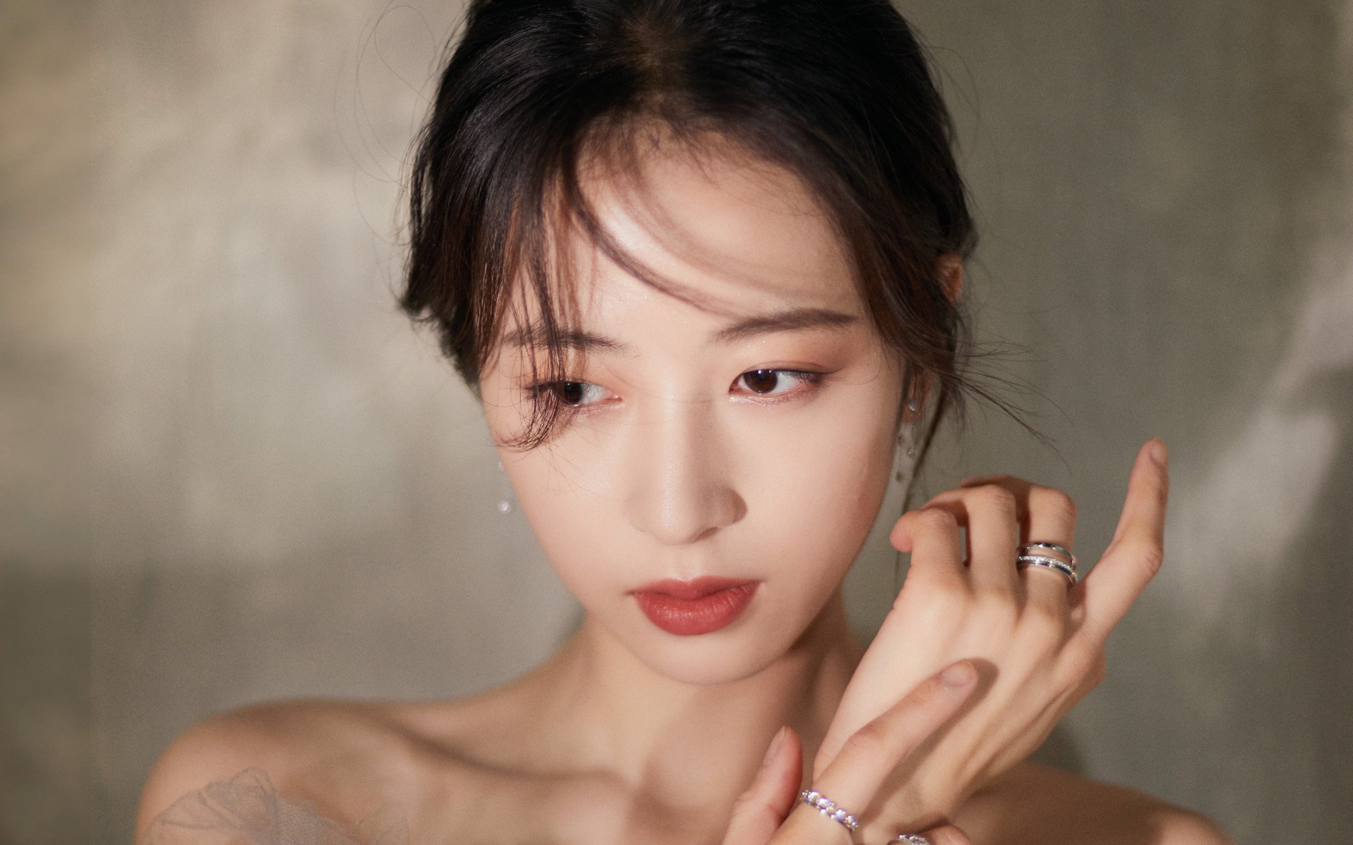 FB体育在线-中超联赛中国足球逆袭 球迷点赞全队表现，中超 赞助