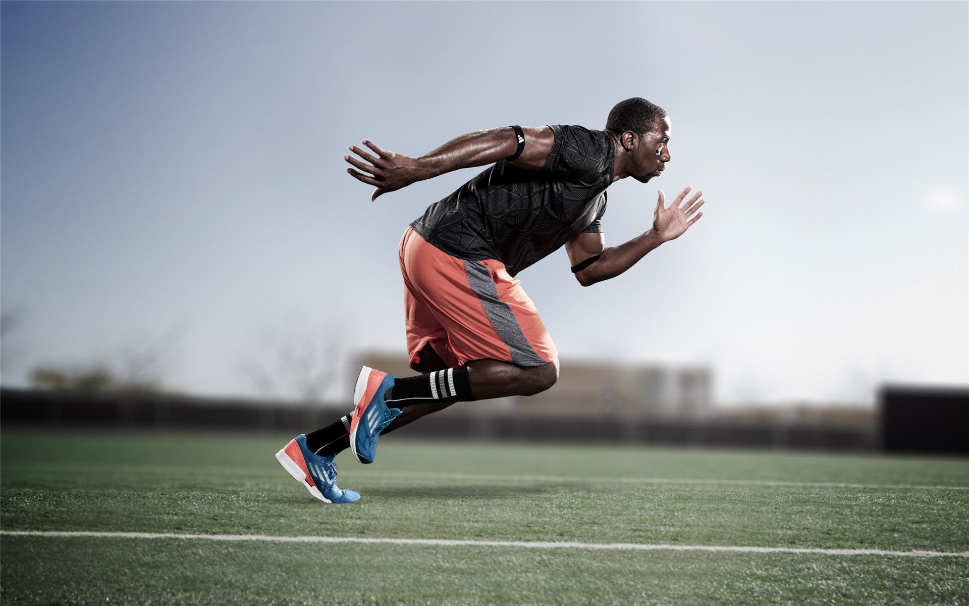 _沙滩跑步比赛吸引大量跑者参与_,沙滩跑步需要注意什么